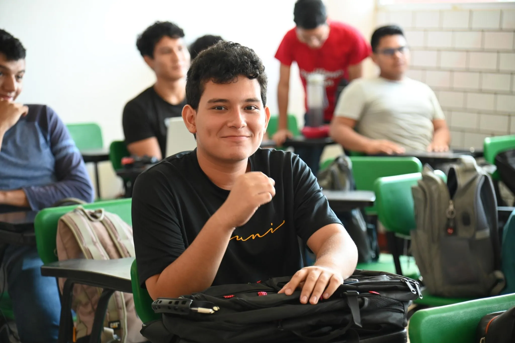 Alumno en el salón de clases